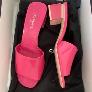 NWT CHANEL POLLY POCKET PINK SANDALS